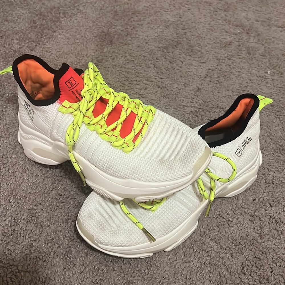 Size 8.5 Steve Madden sneakers